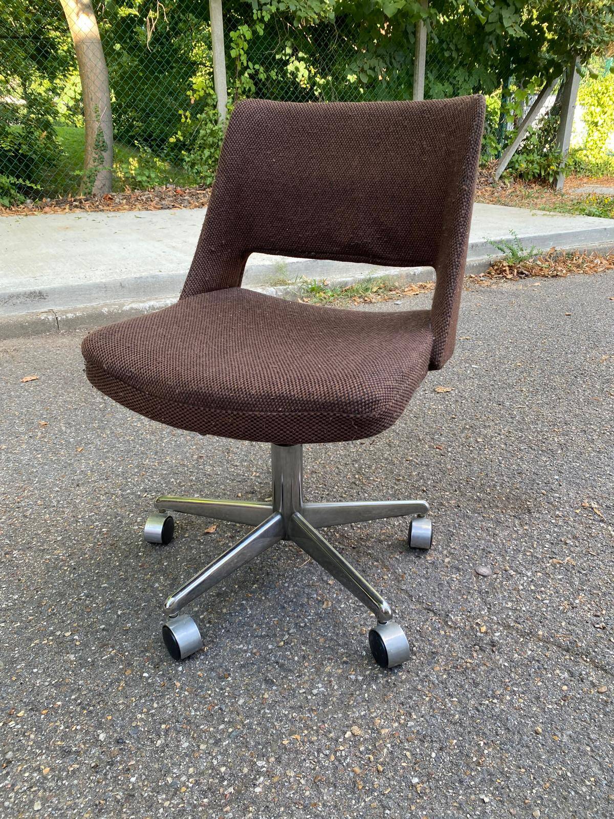 Vintage Scandinavian swivel office chair 1980s