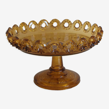 Amber display cup in molded crystal serrated edges
