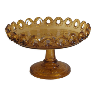 Amber display cup in molded crystal serrated edges