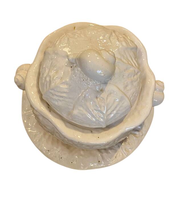 Slip tureen