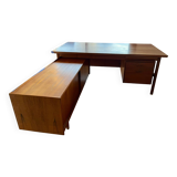 Desk with return