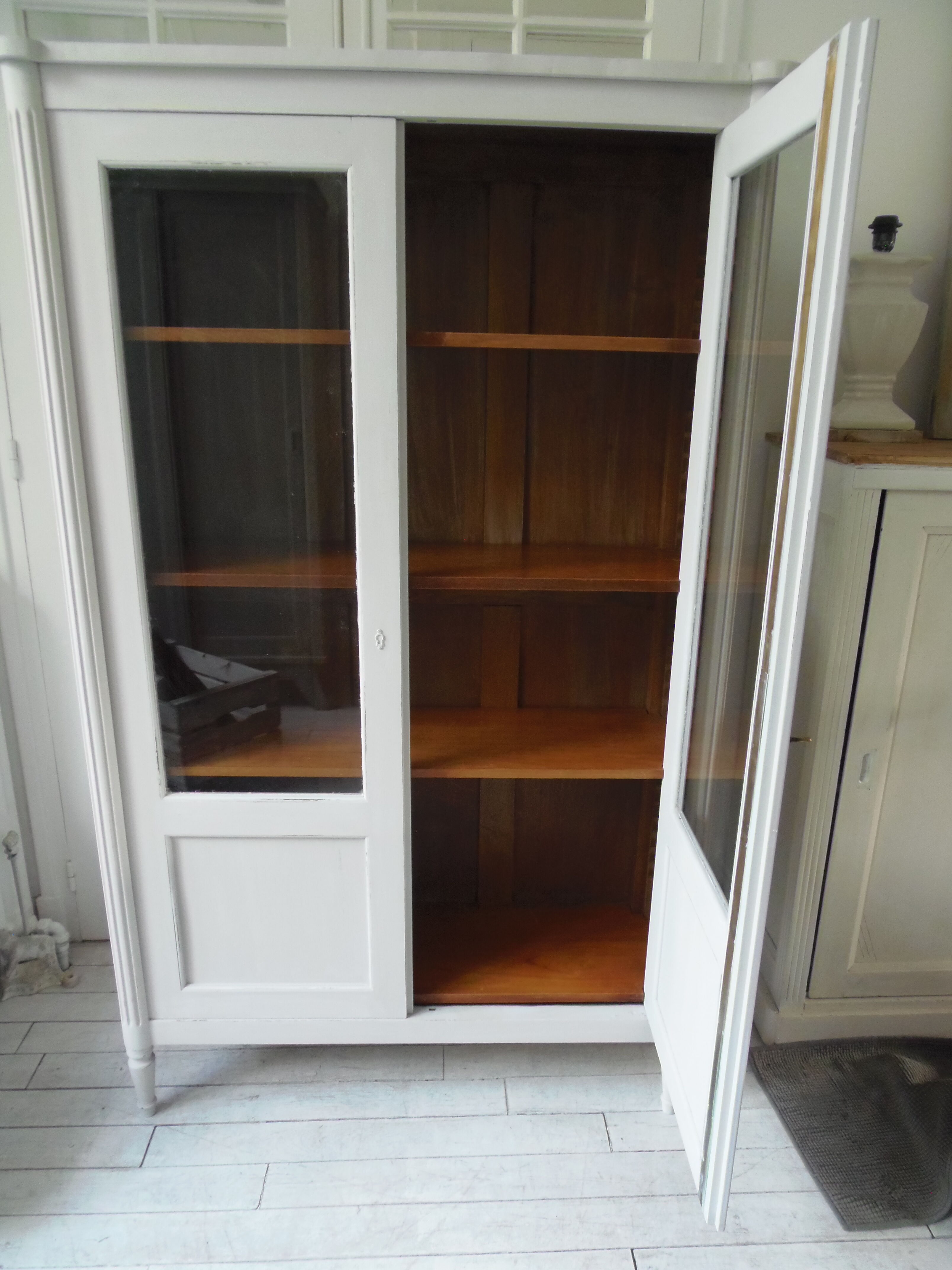 Showcase, old weathered vessel pearl gray, 2 glass doors.