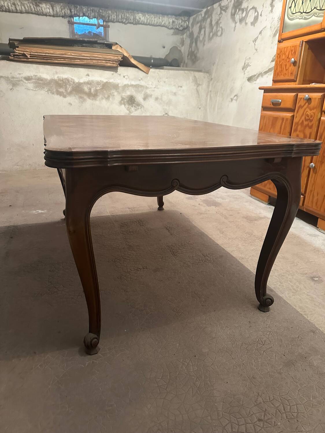 Large extendable dining table in Louis XV style – marquetry