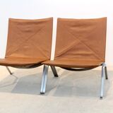 Paire de chauffeuses PK22 en cuir cognac par Poul Kjærholm pour E Kold Christensen