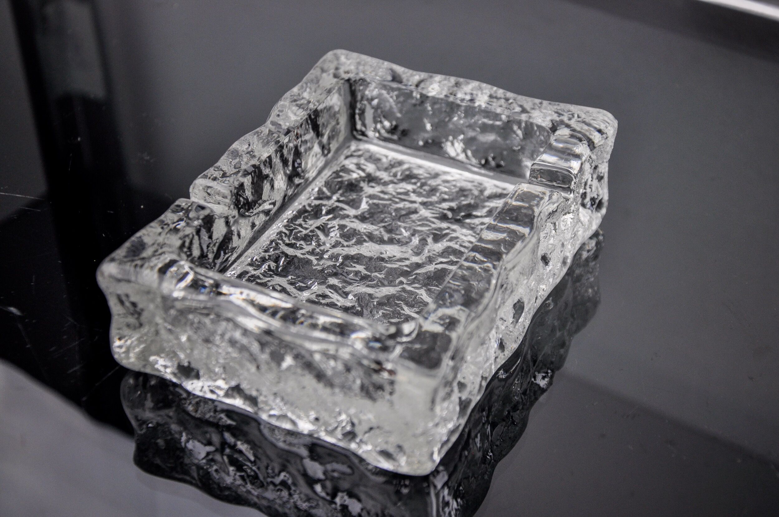 Ice ashtray by Antonio Imperatore, murano glass, Italy, 1970