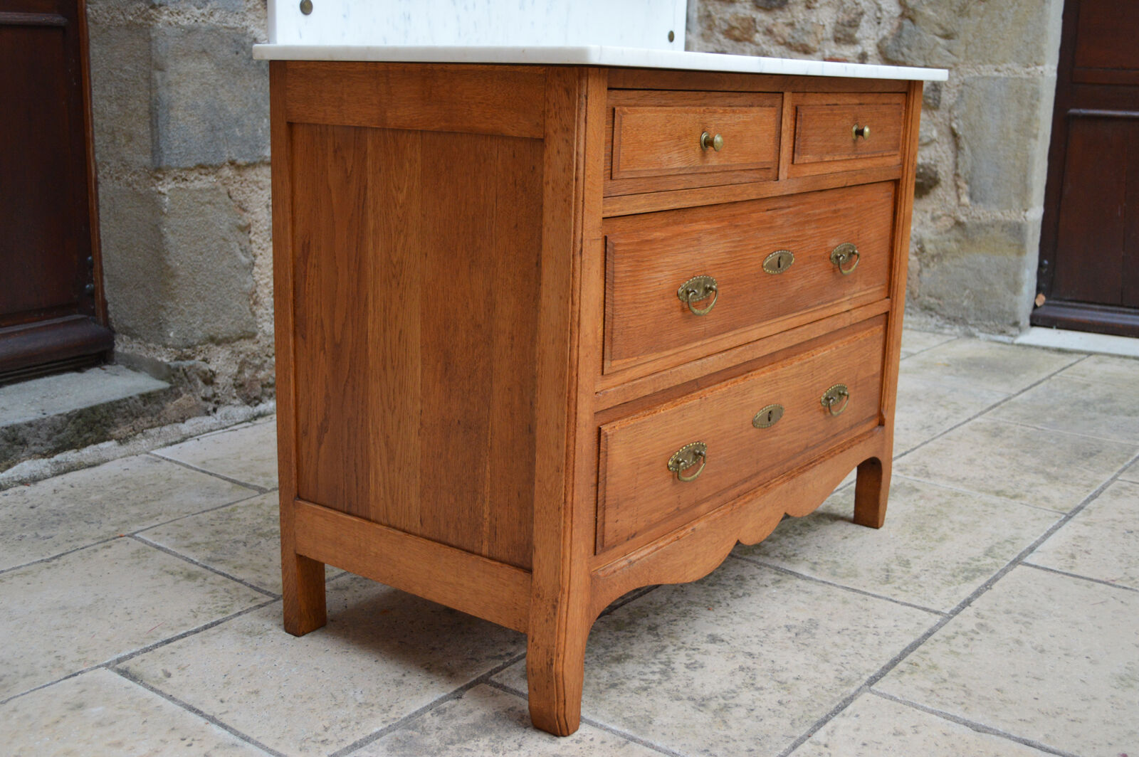 Art Nouveau dressing table dresser in carved oak, France, circa 1910
