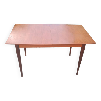 Scandinavian extendable barrel table