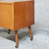 Meuble de rangement sur roulettes