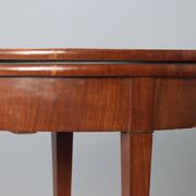 Antique demi-lune console in mahogany with an opening top, 19th century.