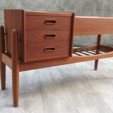 Sidebaord teak with planter by A. W. Iversen to Vinde Møbelfabrik, 1960