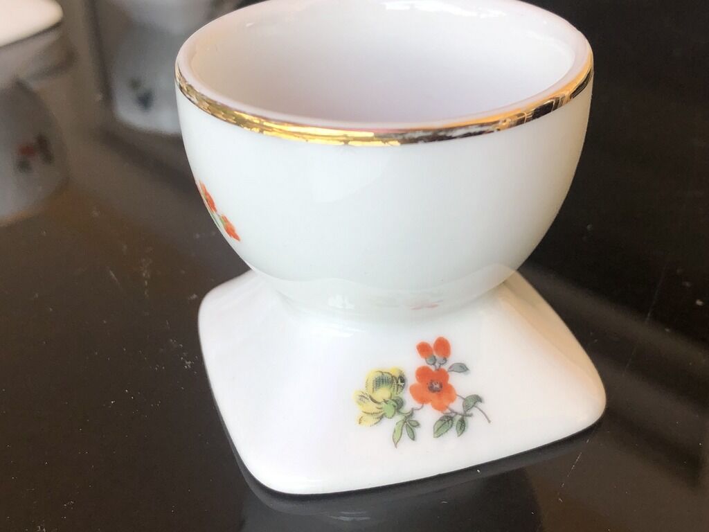 2 vintage porcelain shells