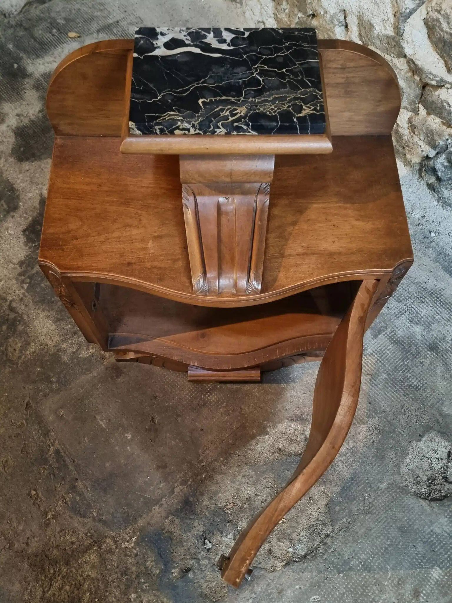 Table de chevet Art Déco française avec dessus en marbre, vers 1930