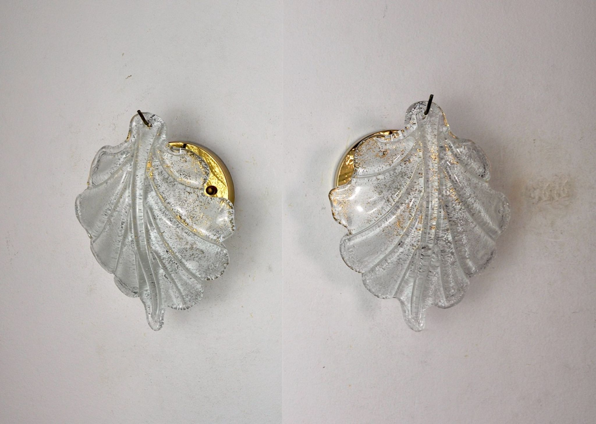Pair of wall lamps Feuille by Murano Mazzega in frosted glass Italy 1970