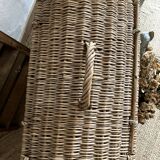 Wicker basket with convex lid
