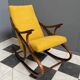 Rocking-chair en jaune par TON