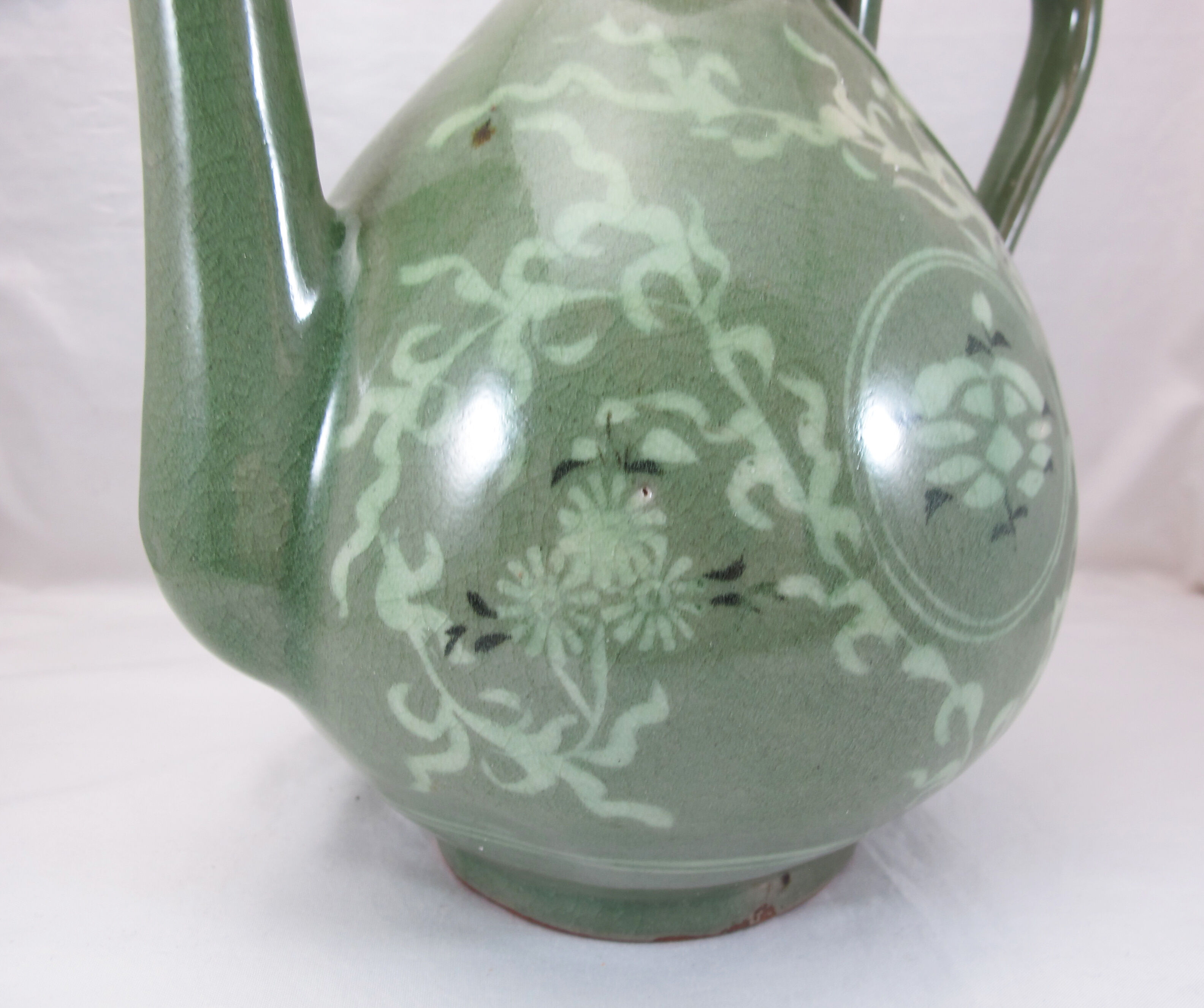 Asian Korean celadon porcelain pourer