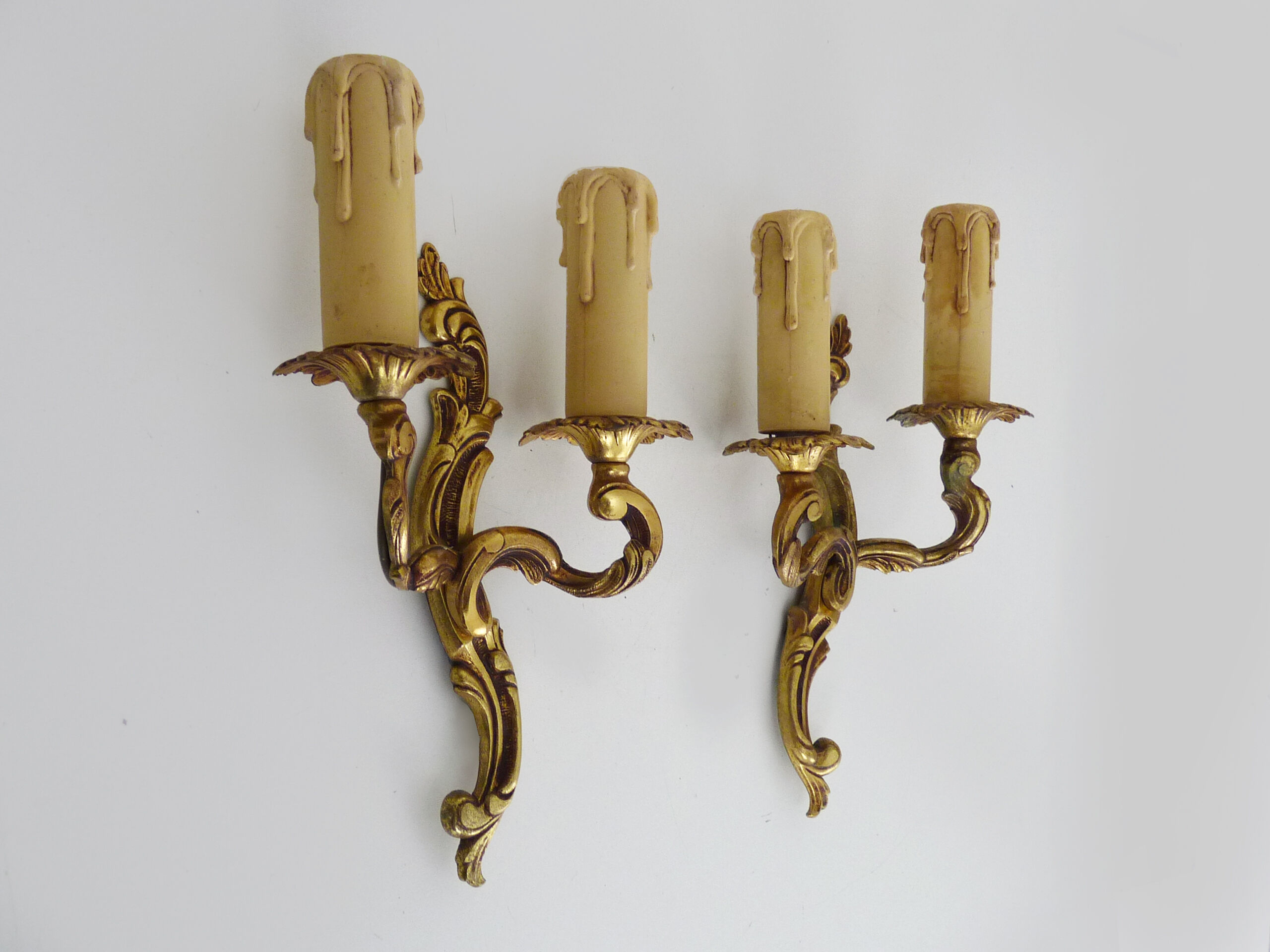 Old pair of wall sconces with double fires in real bronze, acanthus leaf. Year 50