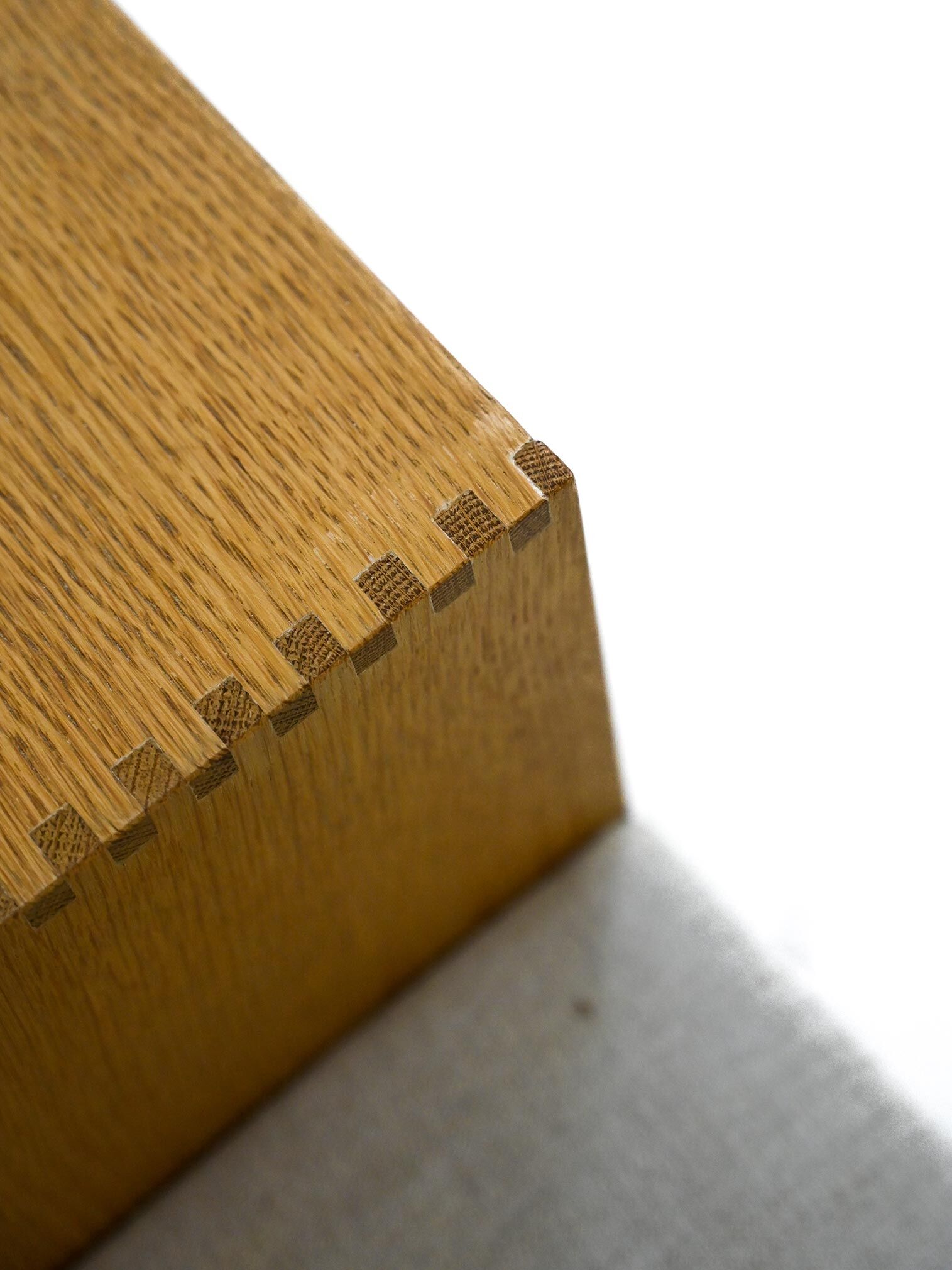 Oak 'gossip chair' bench