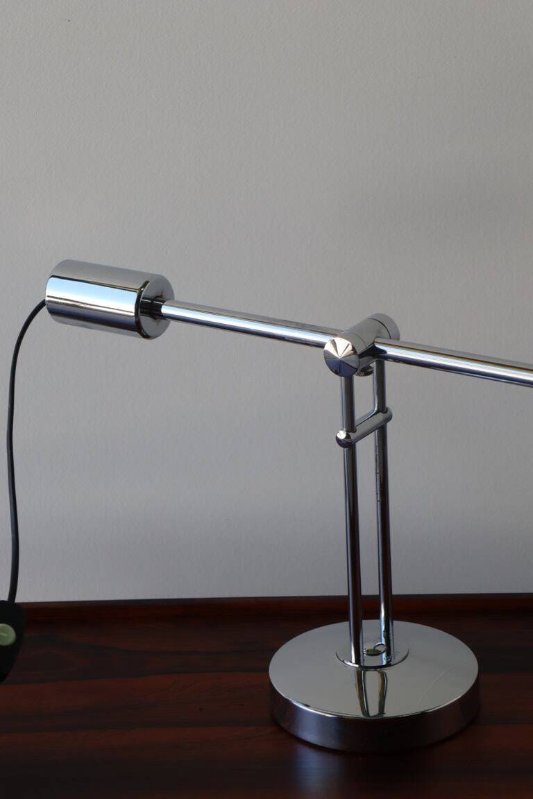 Solere Paris desk lamp with chrome metal pendulum, 1980s