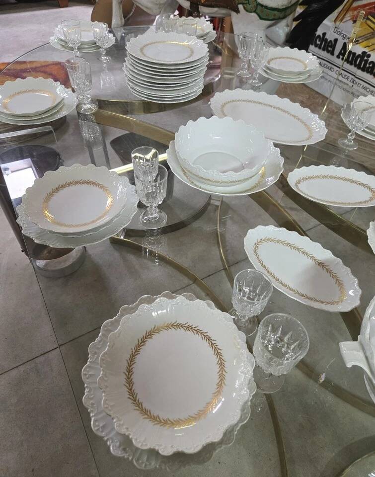 Important porcelain table service from Limoges, Raynaud manufacture.