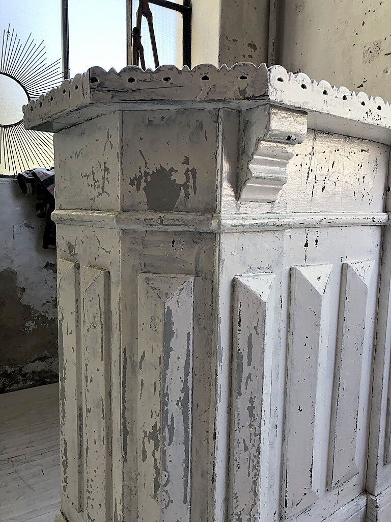 White patina and zinc counter