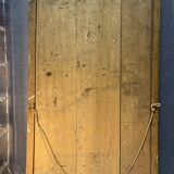 Beautiful religious work from the 17th century, oil on panel representing Christ on his cross with Mary Magdalene at his feet