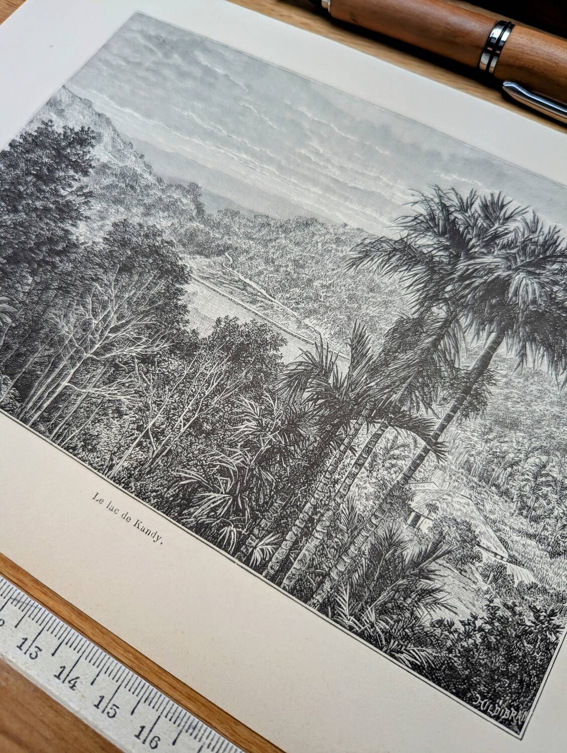 Imprimée en 1894, le lac de Kandy, Sri-Lanka.