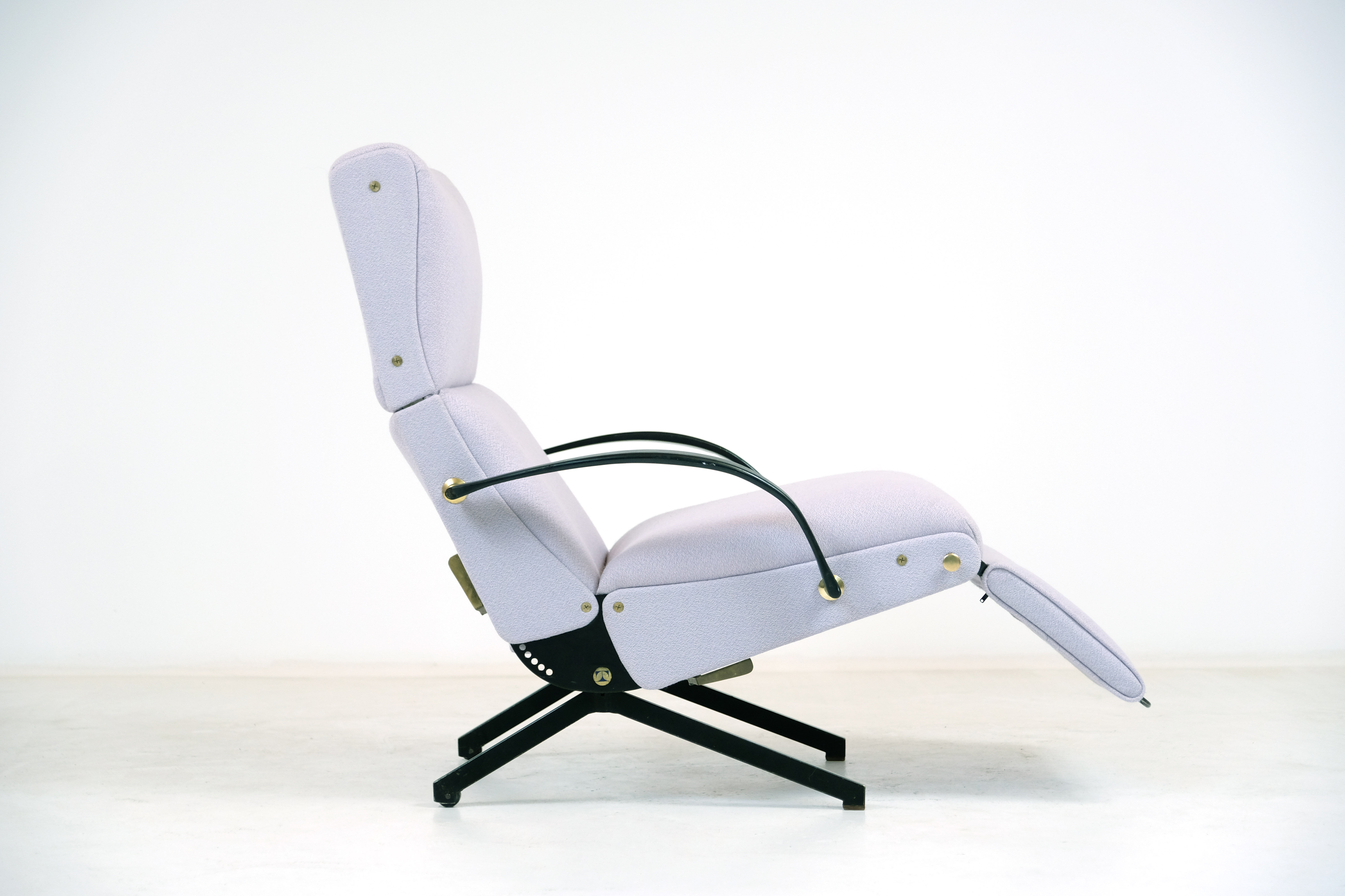 Fauteuil P40 par Osvaldo Borsani pour Tecno Edition 1960