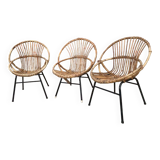 Trio de fauteuils coquille vintage en rotin pieds metal, meubles sièges anciens osier