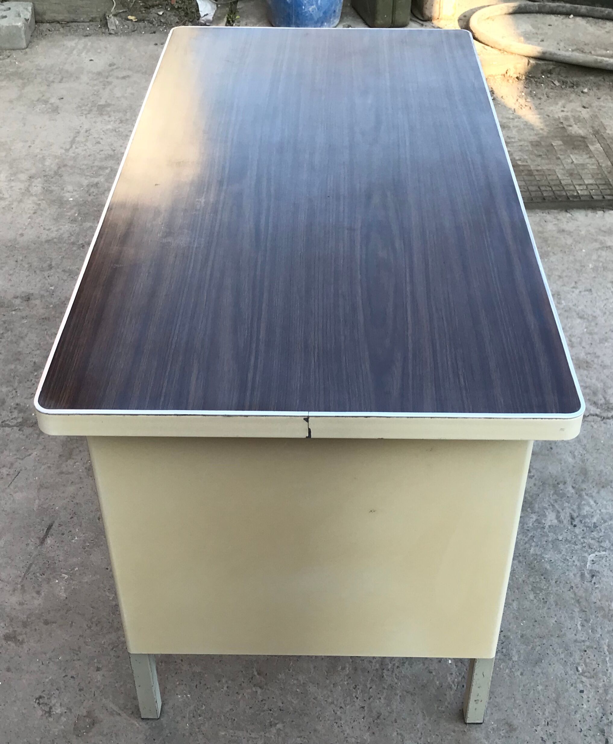 SRAFOR Industrial Office