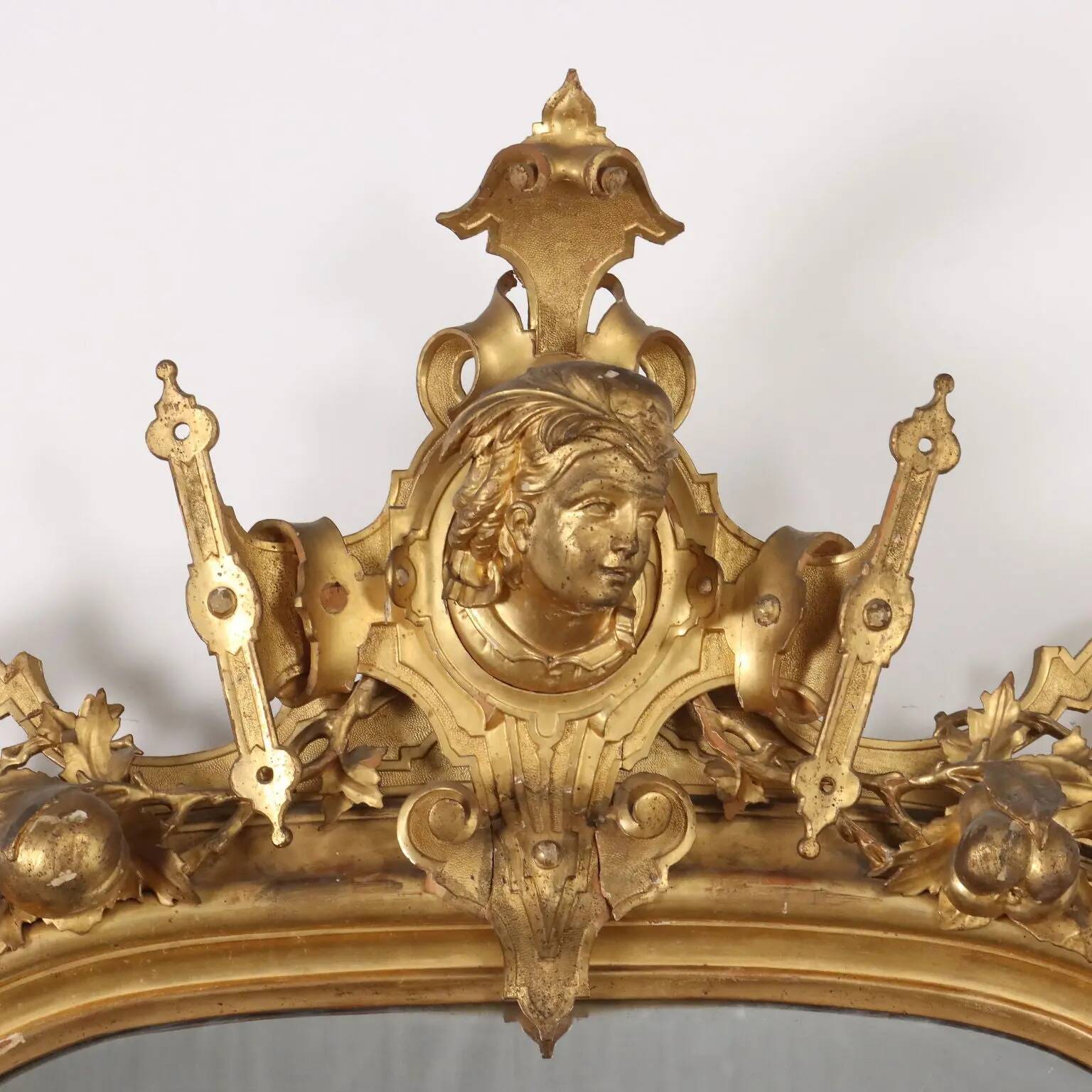 Antique umbertine mirror in Swiss pine, Italy, 19th century.
