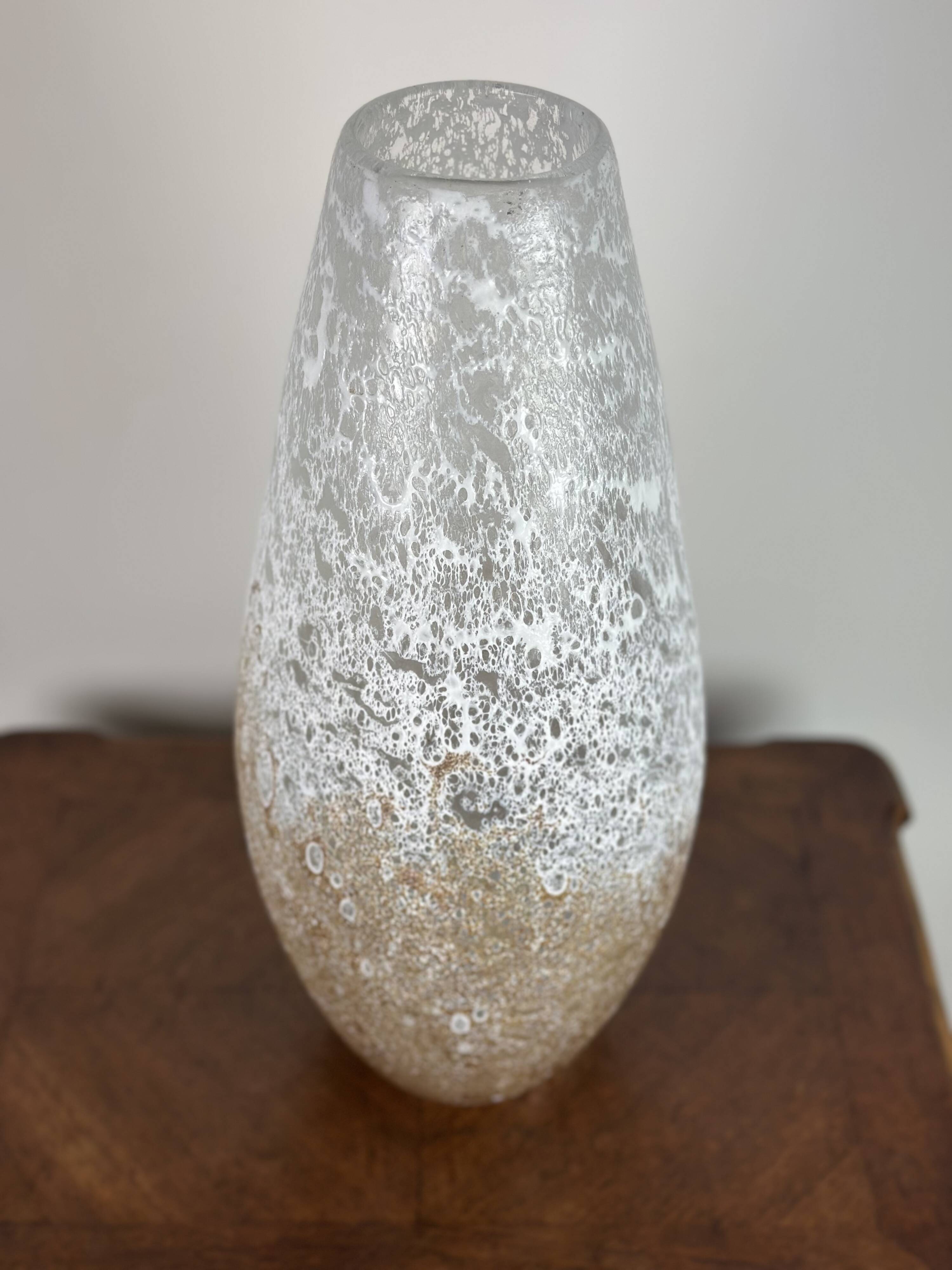 Vintage 80'S white and gold enameled blown glass vase Ht 45 cm