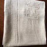 drap ancien brodé main en lin avec monogramme et jours