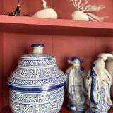 Antique covered butter pot "jobbana" from Morocco, Fes, signed Serghini.