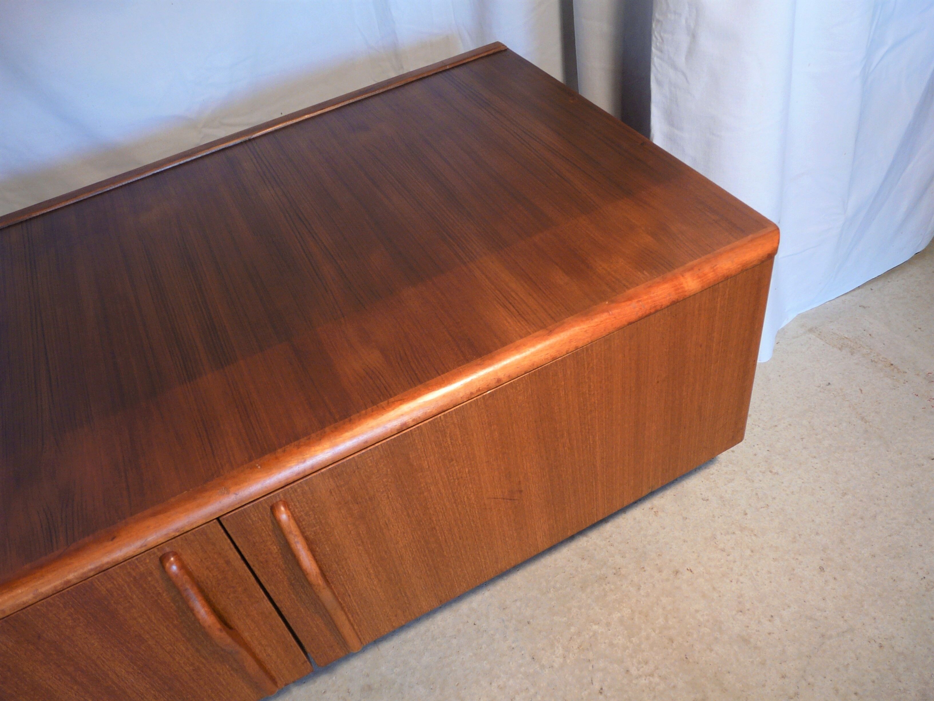 Vintage Scandinavian teak bass row