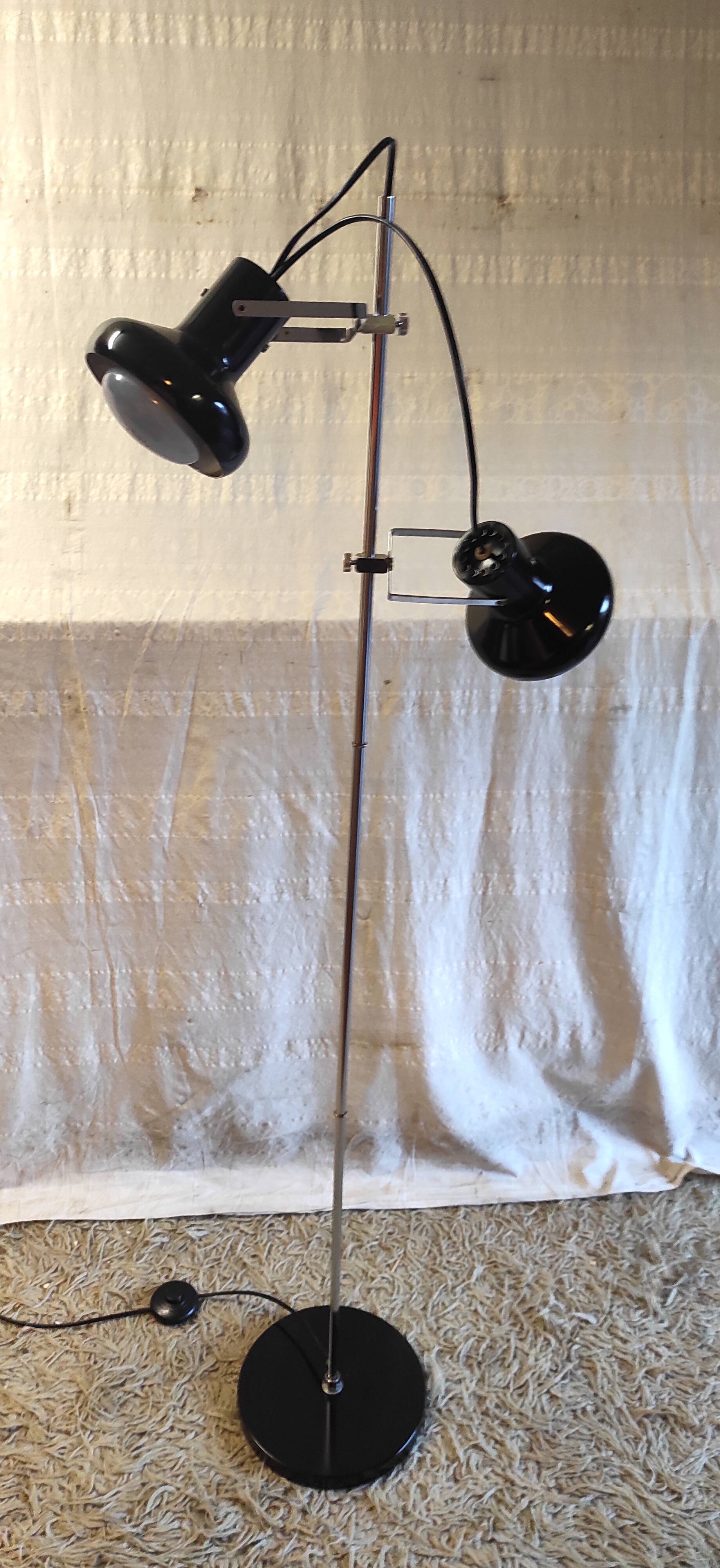 Floor lamp with 2 adjustable spotlights in chrome and black metal - 1960s/70s