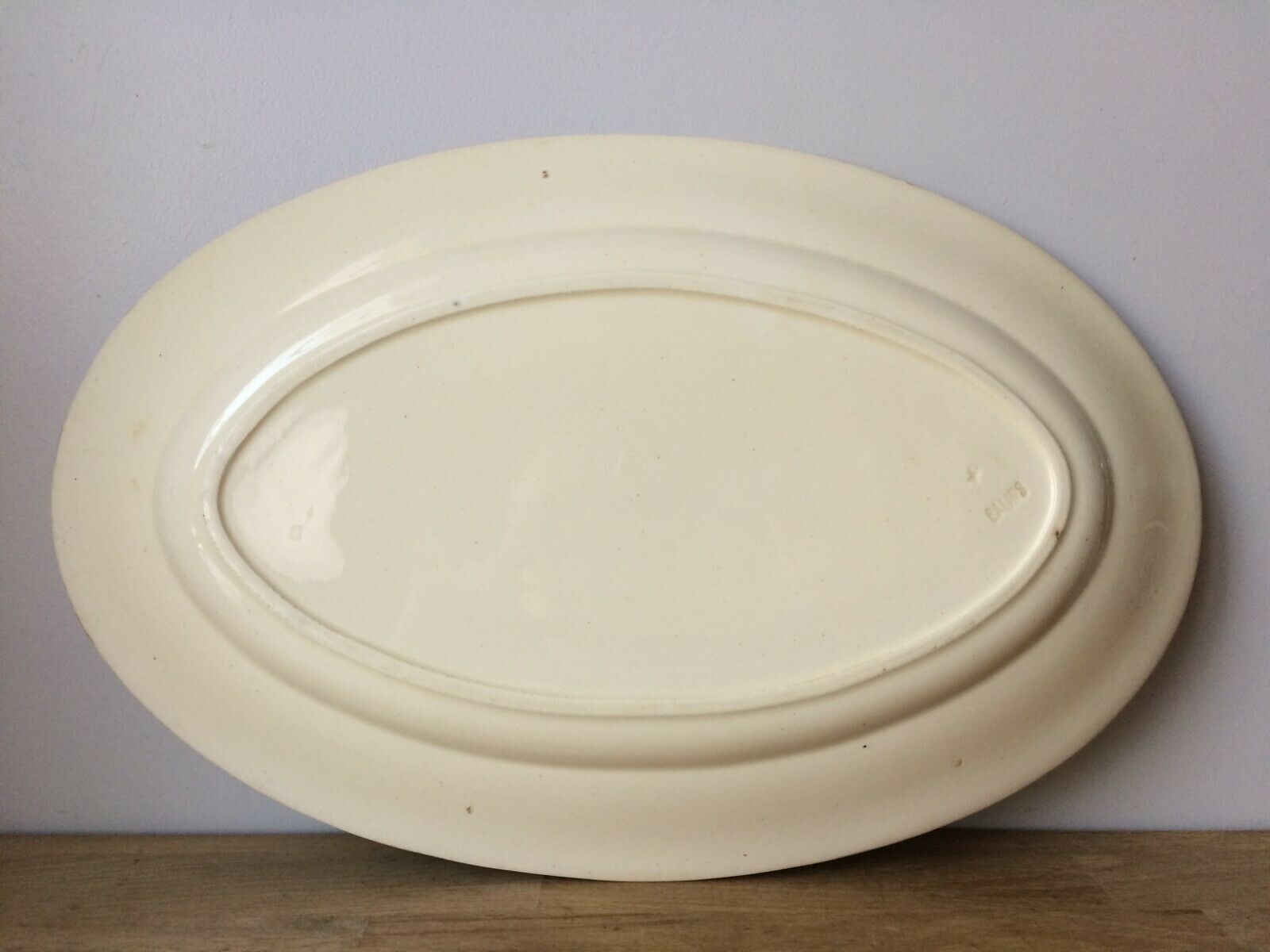 Oval flat Iron Earth Salins