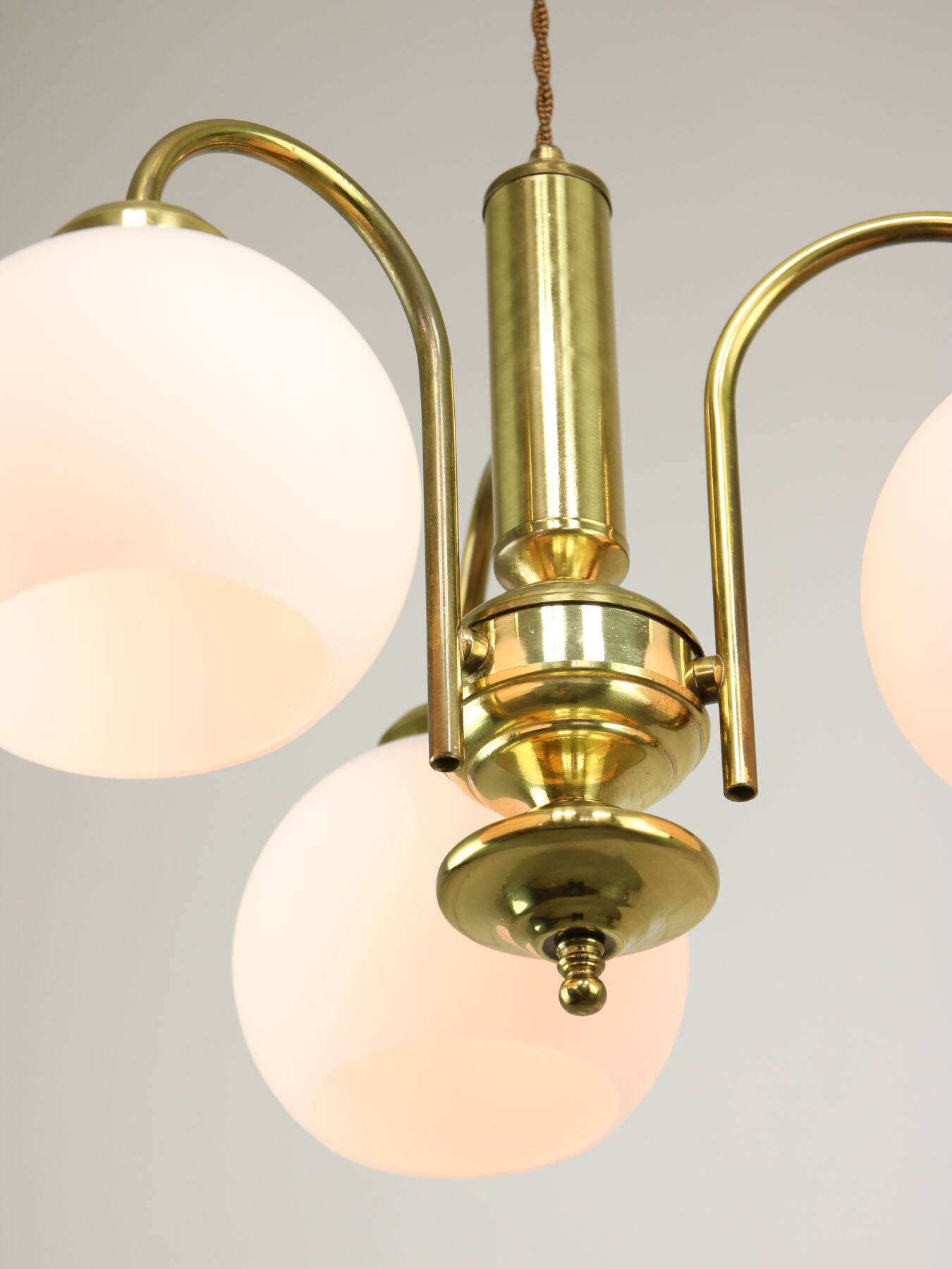 Lustre Mid-Century en Laiton et Opaline, Italie