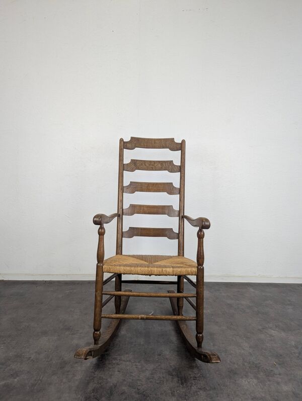 Fauteuil rocking chair brutaliste