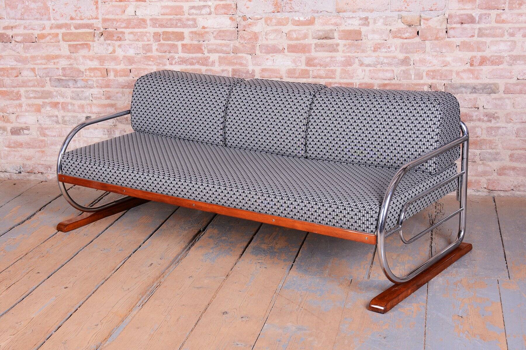 Bauhaus Sofa in Chrome and Beech from Robert Slezak, Czech, 1930s