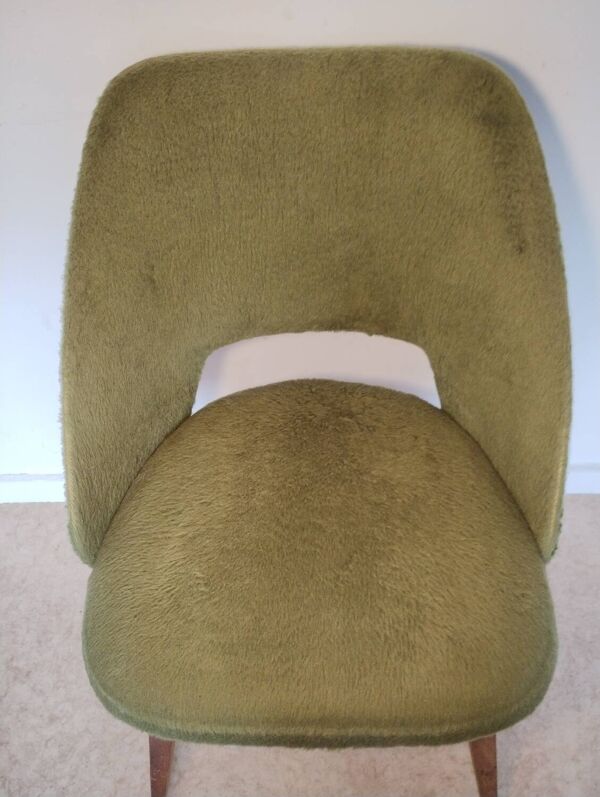 Chaise tonneau moumoute