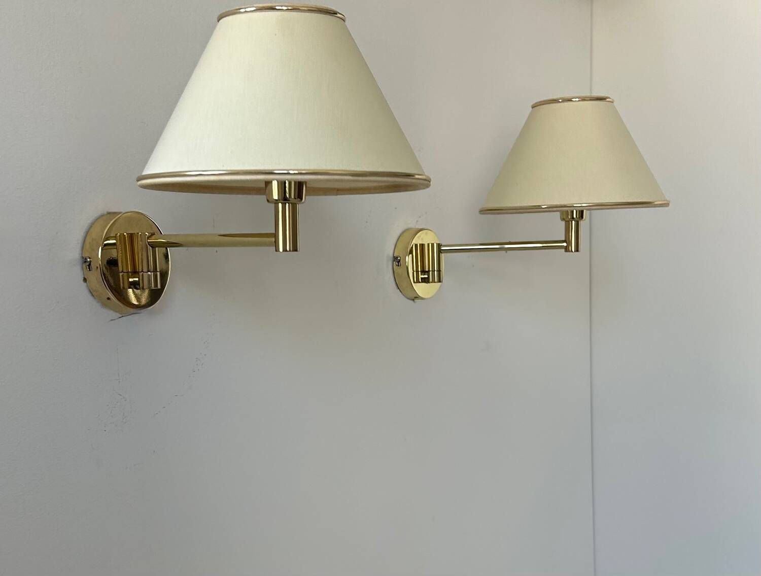 Vintage adjustable wall lamp, brass and beige fabric, France 1970