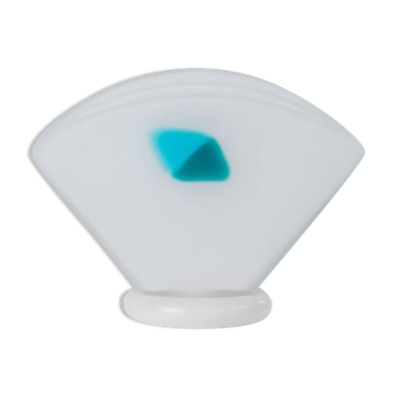 White Murano Glass Table Lamp with Blue Detail, Shell Silhouette, Postmodern Memphis Style, 1980s Italy