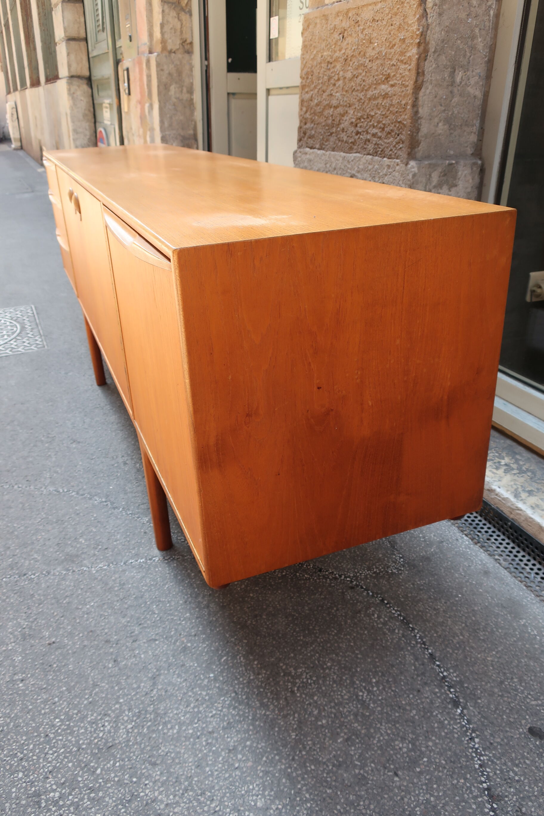 Enfilade Mcintosh teak of the 1960s