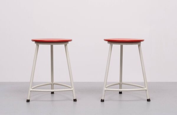 paire de tabourets Ahrend de Cirkel Design Friso Kramer années 1950 Hollande
