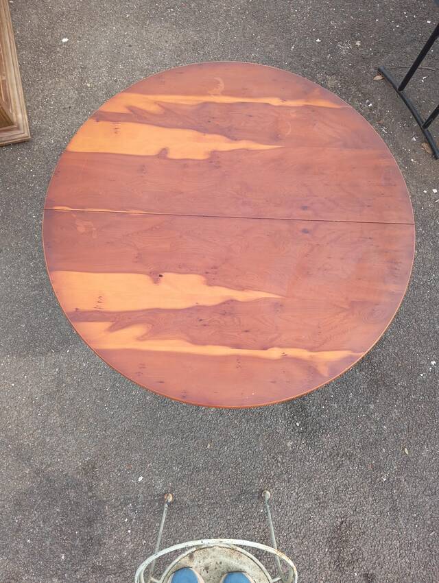 Regency style circular dining table