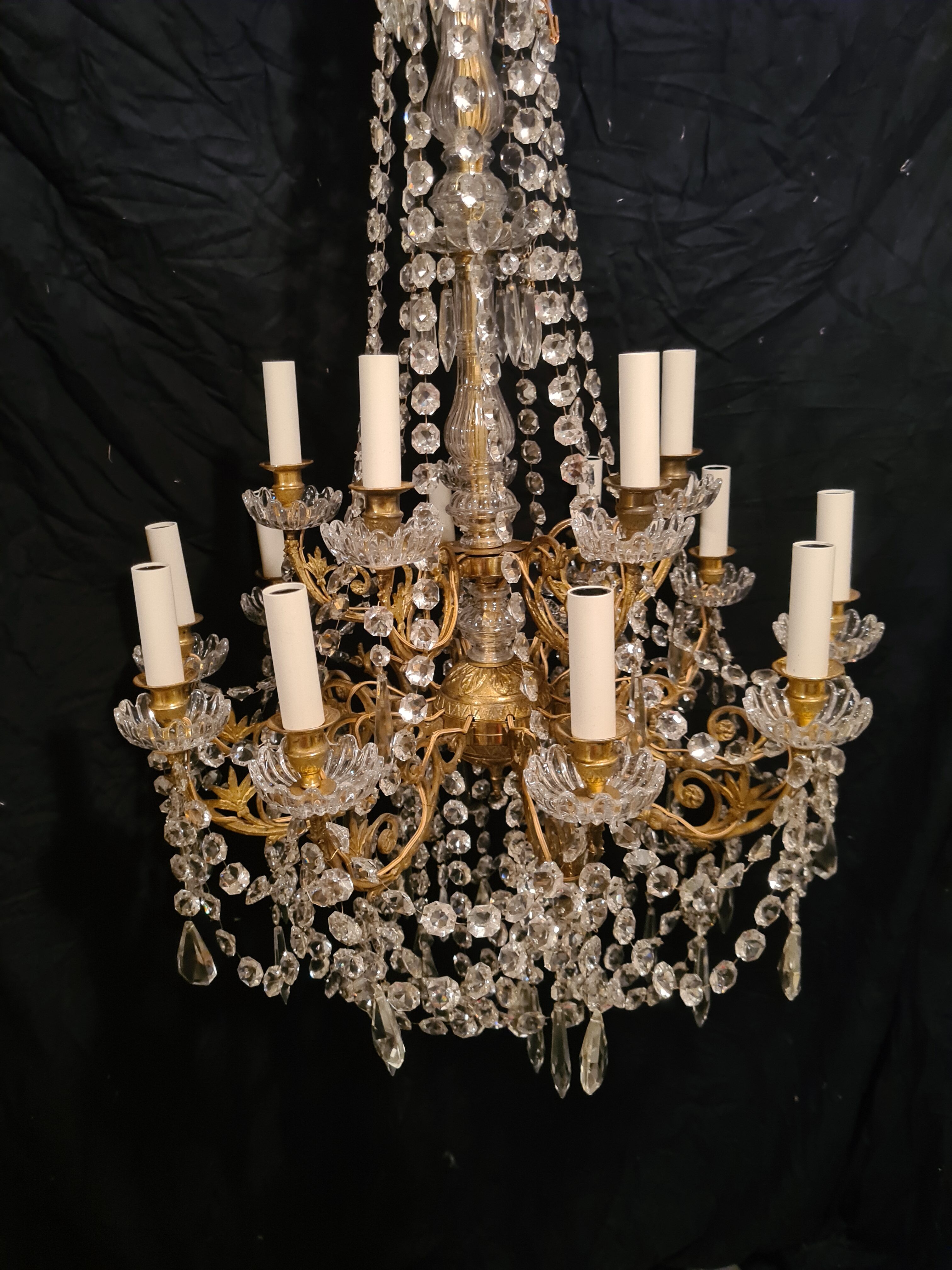 Mid-19th century gilded bronze and crystal chandelier