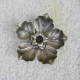 Flowers with removable ashtrays