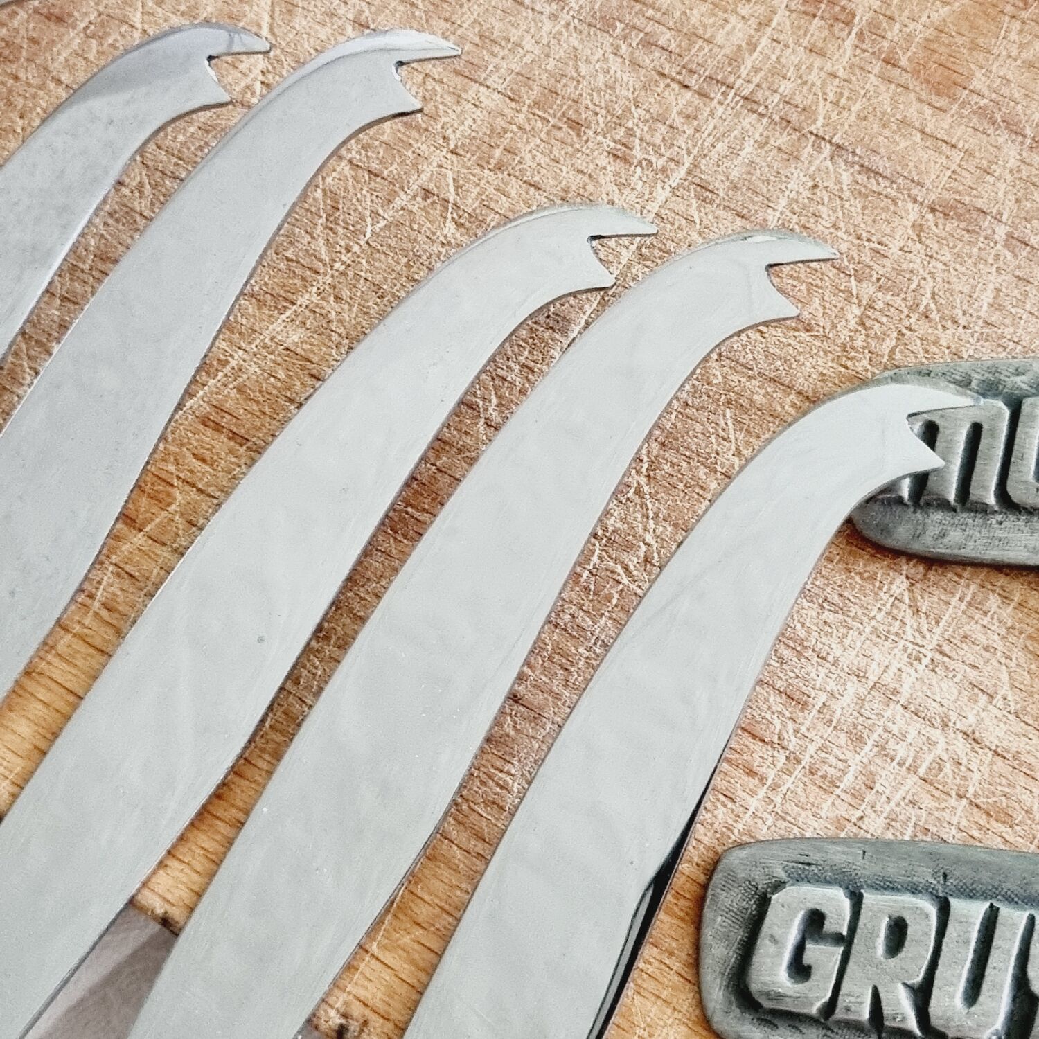 6 bamboo cheese knives