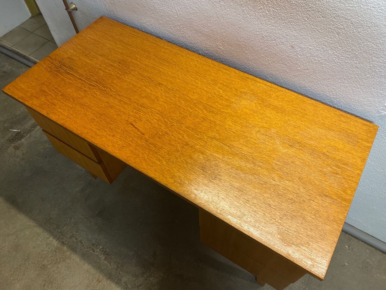 Vintage desk Scandinavian style compass feet